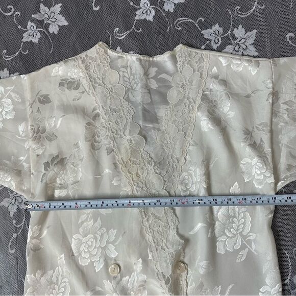 Vintage Victoria's Secret Gold Crown Label Lace Trim Satin Ivory Nightgown - Picture 14 of 16